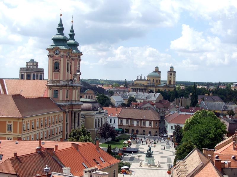 Dobó tér és szobor