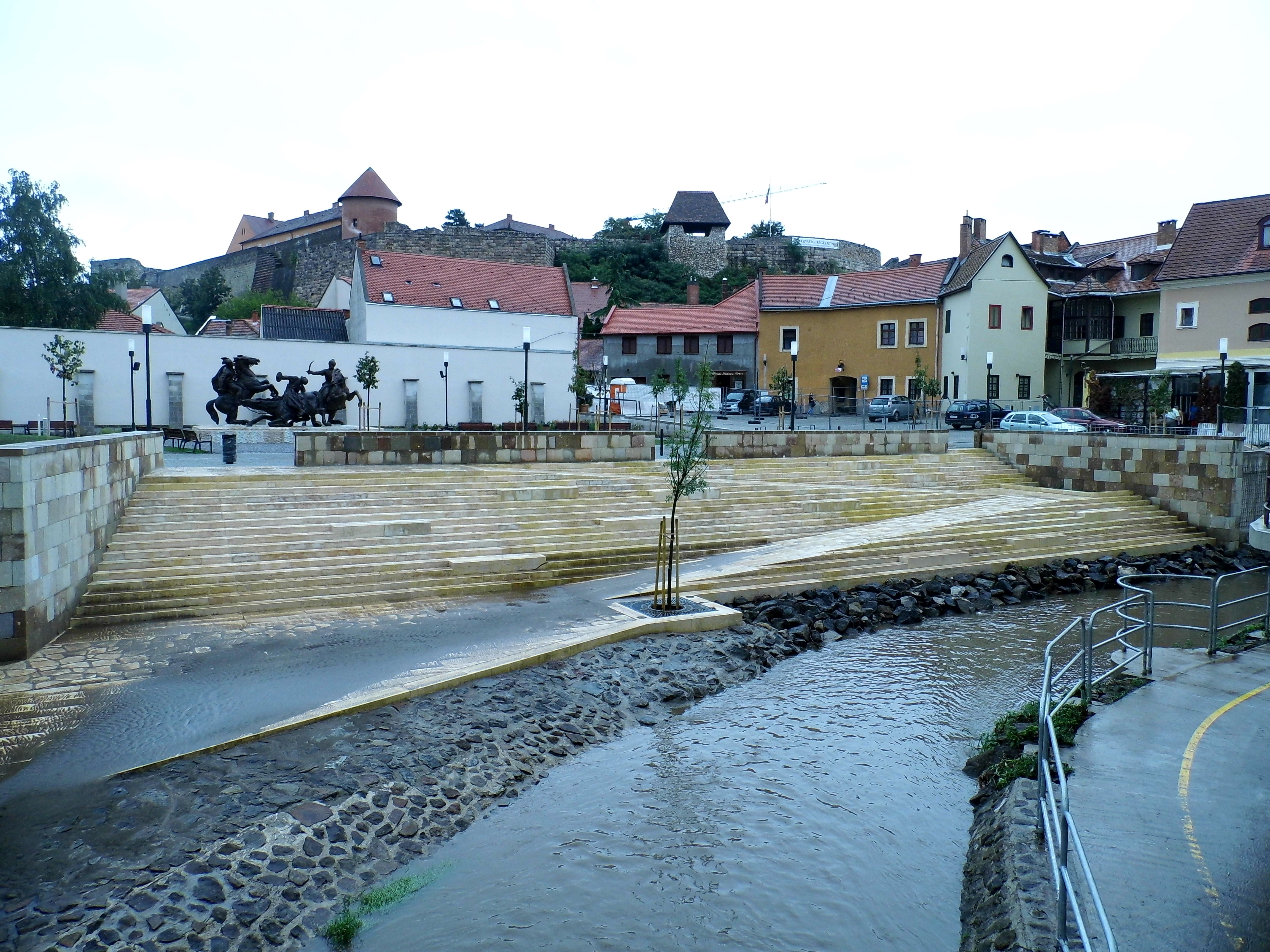 Városi rész patakkal
